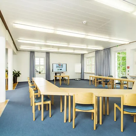 Отель Bildungshaus Мосбах