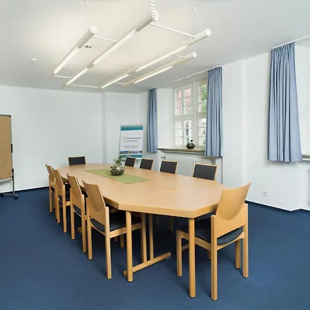 Bildungshaus Отель Мосбах