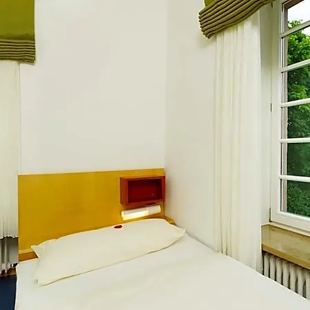 Bildungshaus Neckarelz 2*