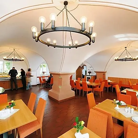 Bildungshaus Neckarelz 2*
